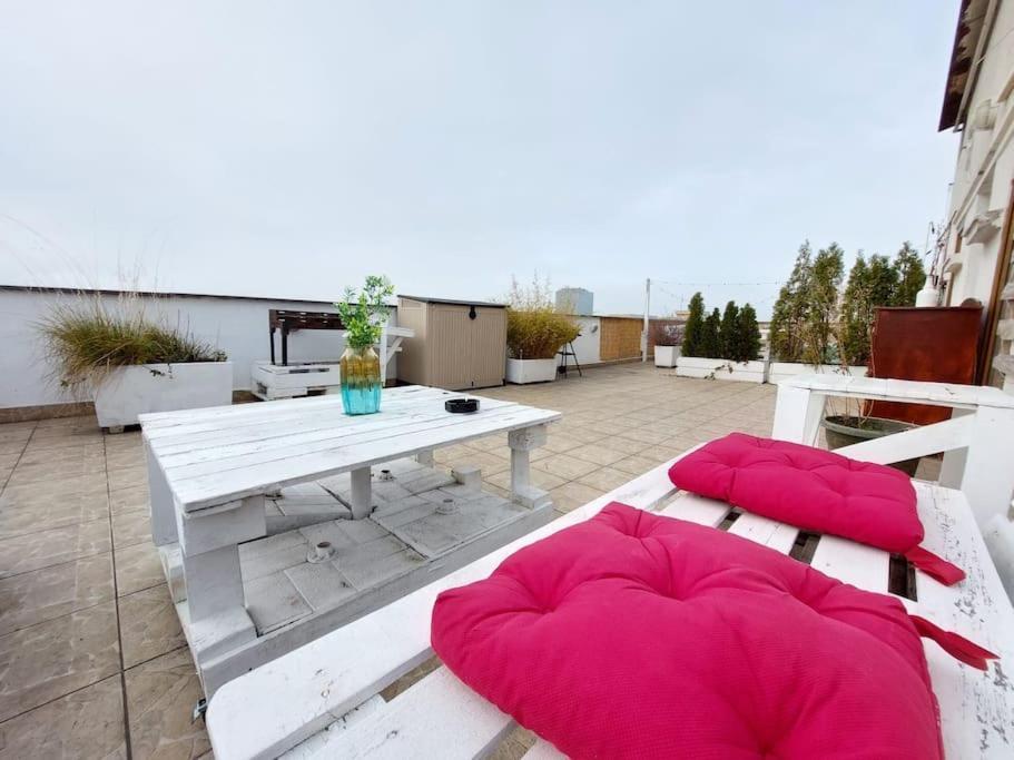 Sweet Dreams Suites Panoramic Studio Zodiac Dorobanti Bukarest Exteriör bild
